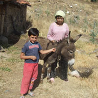 Medeniyetten uzakta, da�da ya��yorlar 